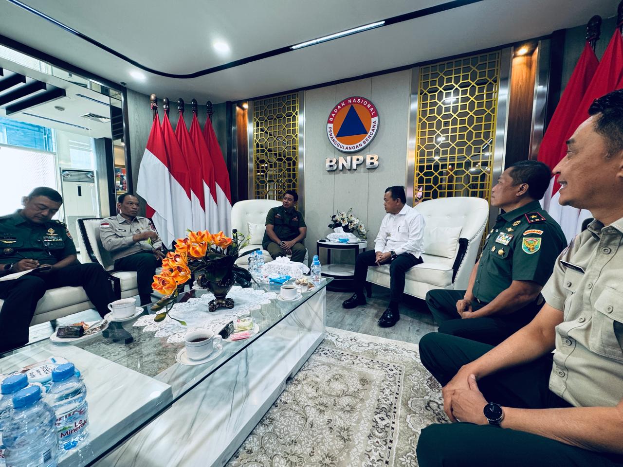 Gubernur Al Haris Bersama Danrem 042 Gapu Temui Kepala BNPB Pusat, Bahas Karhutla dan Bencana Alam di Provinsi Jambi