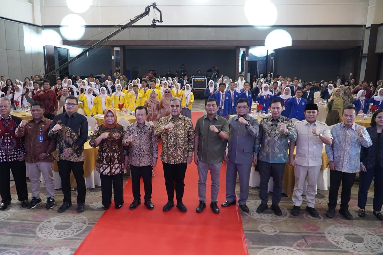 Gubernur Al Haris: Lomba Cerdas Cermat Sarana Edukasi Pembentukan Karakter Generasi Penerus